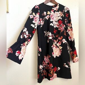 CUE Australia - Black floral shift dress